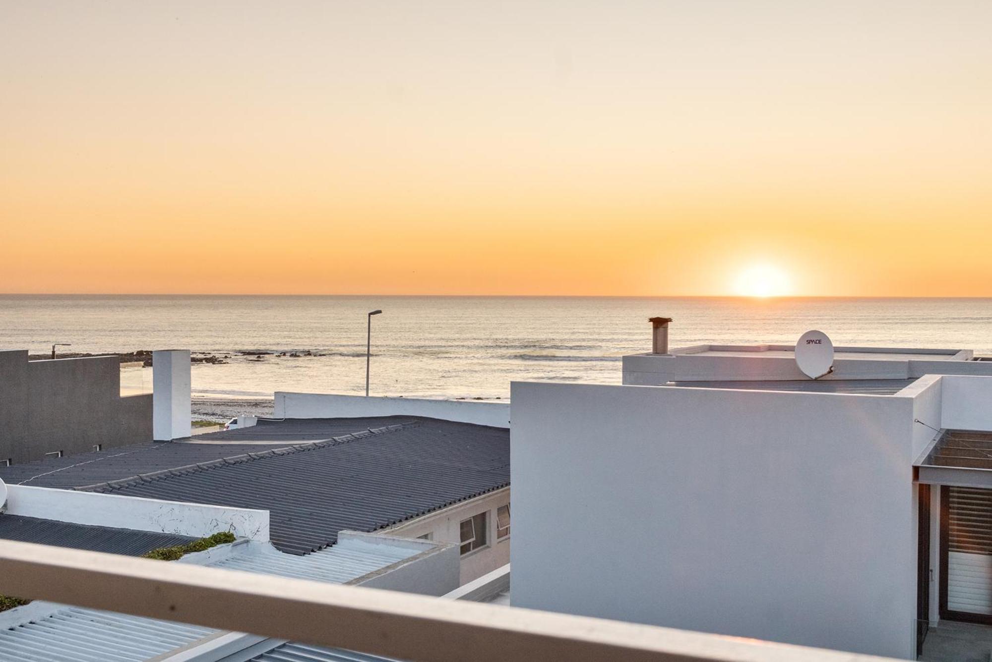 The Sandcastle Guesthouse - Melkbosstrand Buitenkant foto
